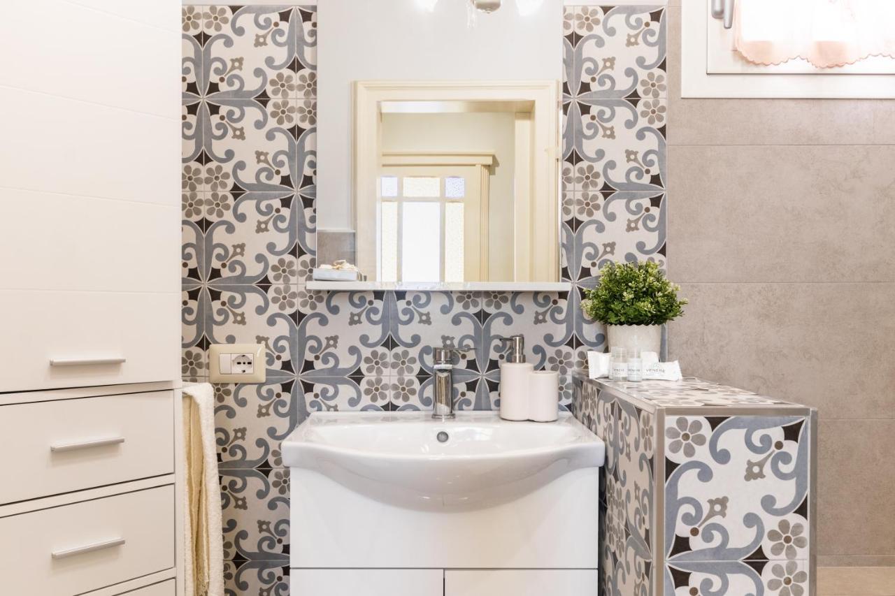 Liberty Suite Regina Elena 아볼라 외부 사진